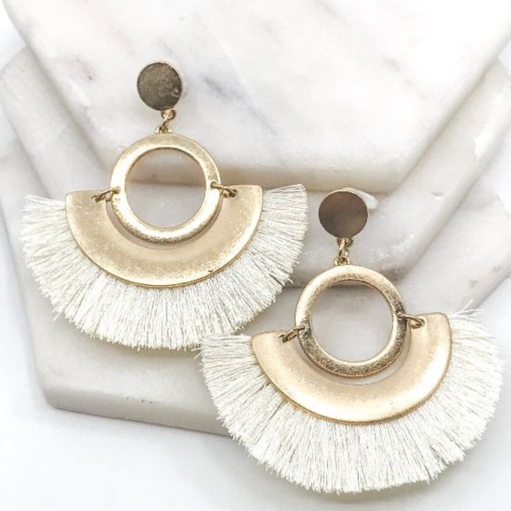 HP2/13💍Just In! Cream Fan Tassel Drop Earring